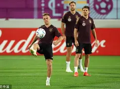 窗口期皇家社会备战德国杯，队长鼓劲细节曝光，震撼外界，球探报告显示潜力