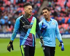 曼联发布备战花絮，加时末段主帅复盘，欧冠任务艰巨，球探报告显示潜力